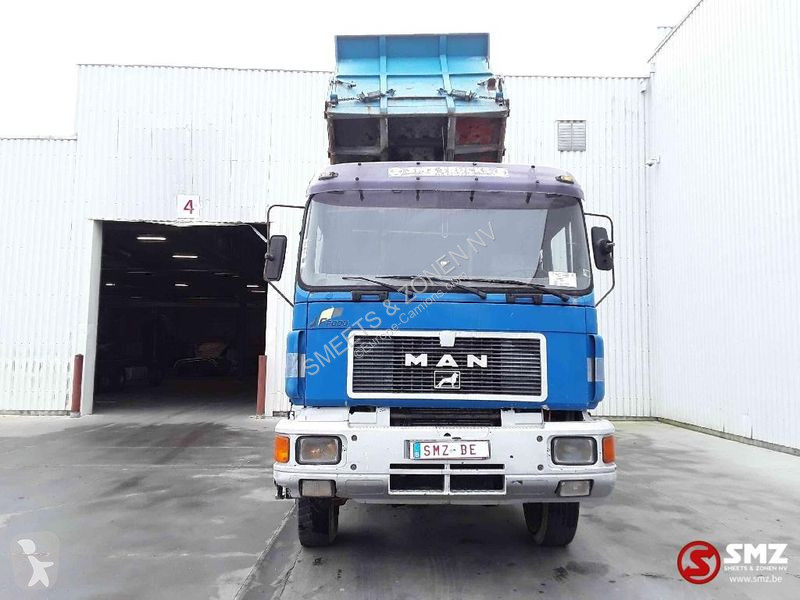 Camion MAN 25-422 manual pump