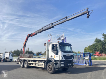 Camion plateau standard Iveco