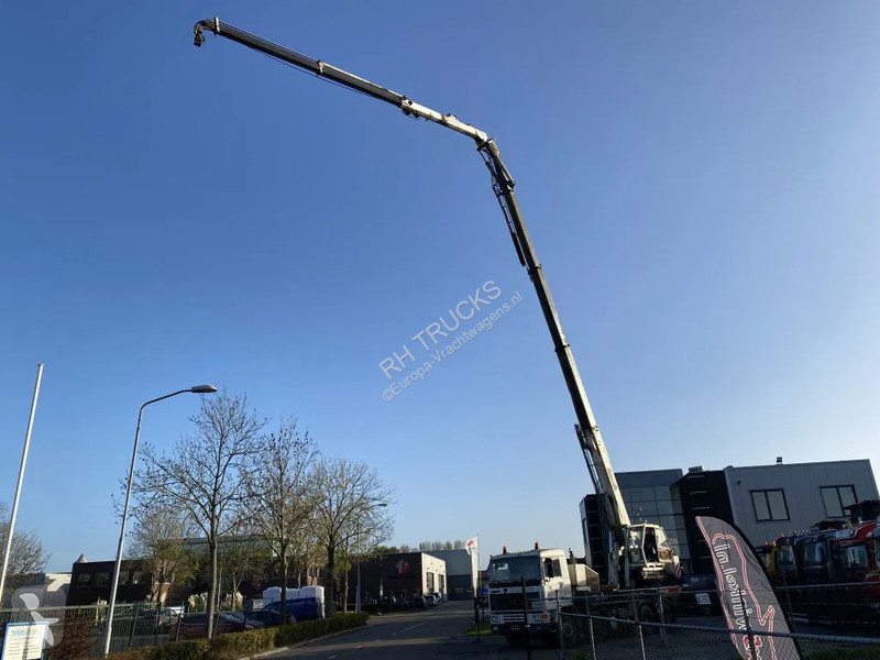 Kamion Volvo F 12 8X4 + CORMACH 0 CRANE - 8.642...