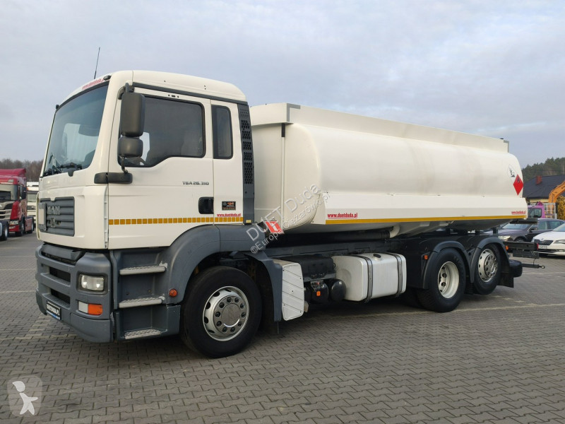 Lastbil MAN TGA 26.310 Autocysterna z Dystrybucją