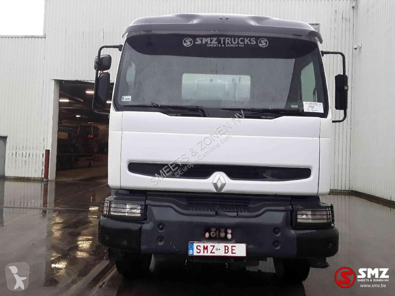 Camion Renault 300 manual pump