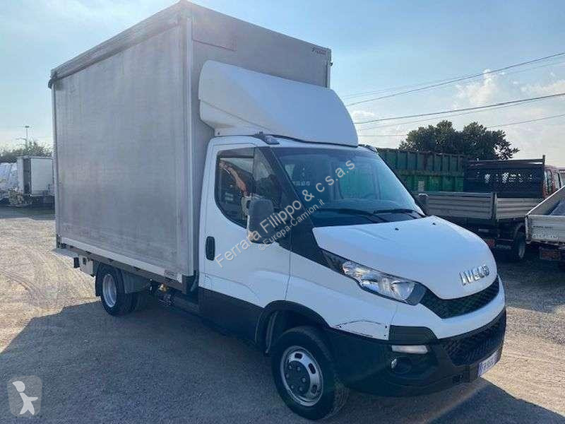Véhicule utilitaire Iveco 35c14N