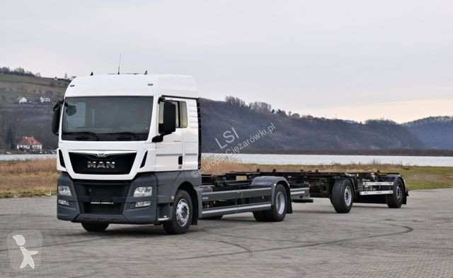 Camion MAN 18.440 Fahrgestell 7,00m + Anhänger...