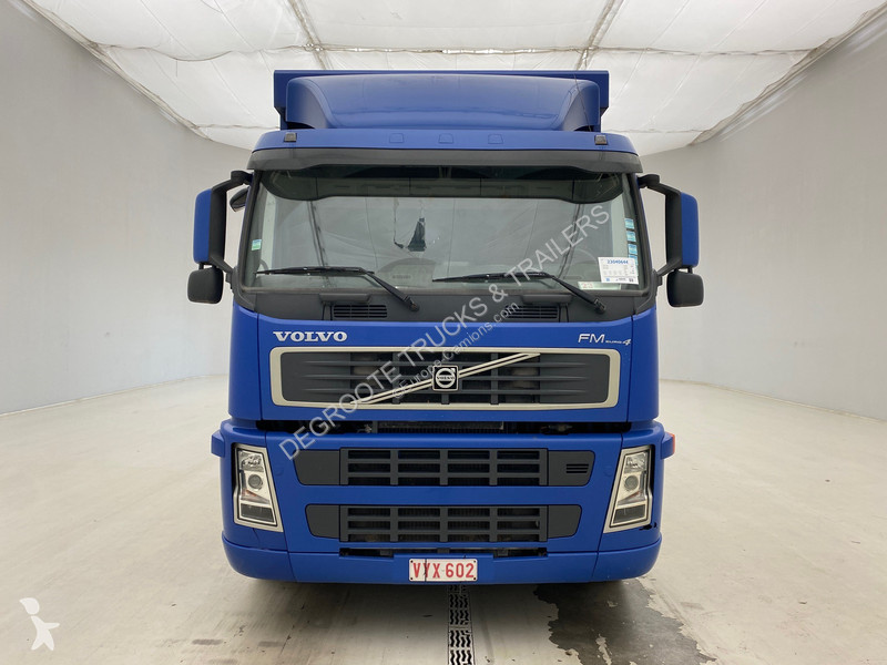 Camion Volvo 300 - 6x2