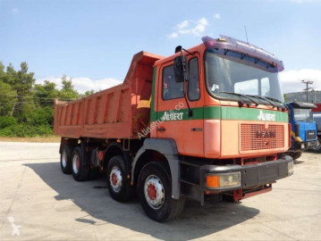 Camion benne MAN