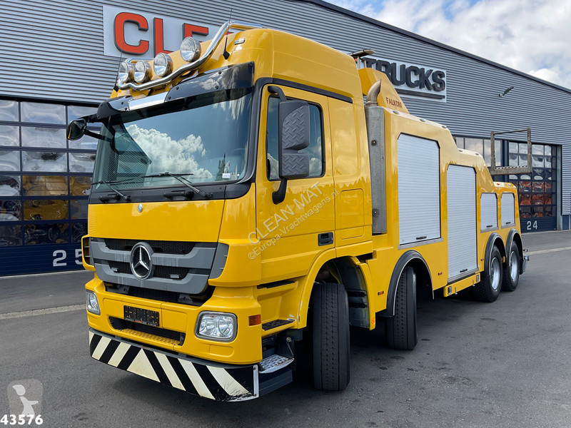 Camión Mercedes 4148 K 8x4 Falkom Abschlepp met...