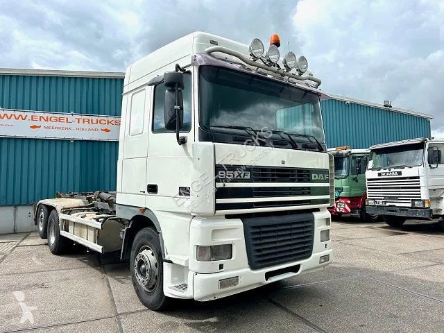 Kamion DAF 95480 SPACECAB 6x2 WITH HOOK-ARM...