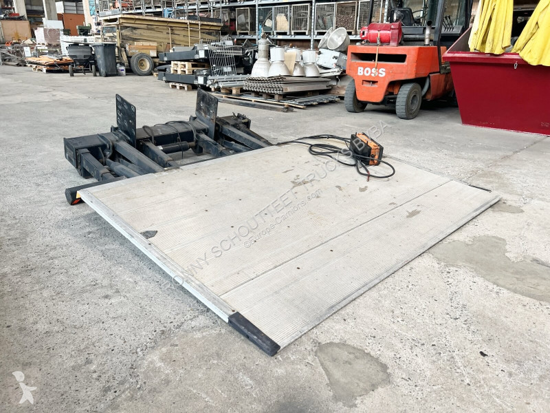 Uitrusting voor vrachtwagens  LBW Z 15-150 SA...