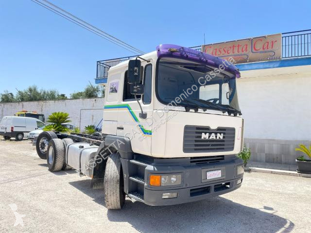 Véhicule utilitaire MAN 26 414 F ADR TELAIO