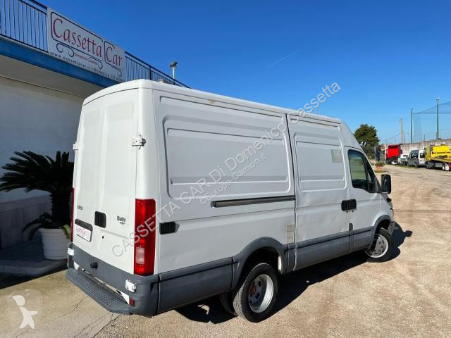 Camion Iveco DAILY 35C13 FURGONE COIBENTATO...