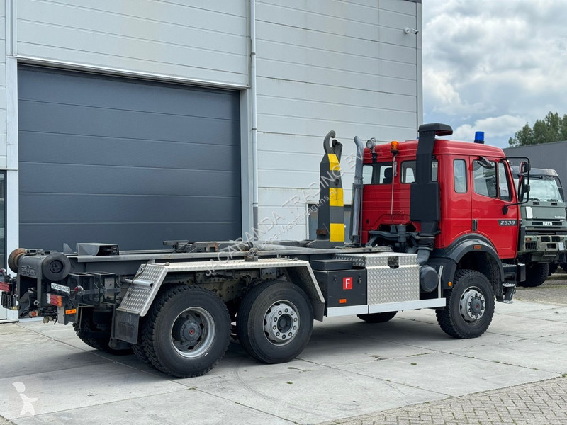 Camion Mercedes 6x4 - V8 - EX ARMY - NEW...