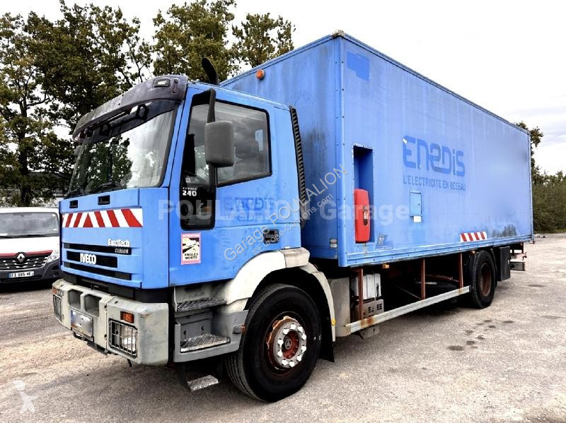 Camion Iveco CURS0R 240 PORTEUR FOURGON