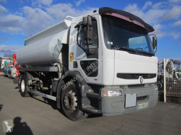 Camión cisterna hidrocarburos Renault