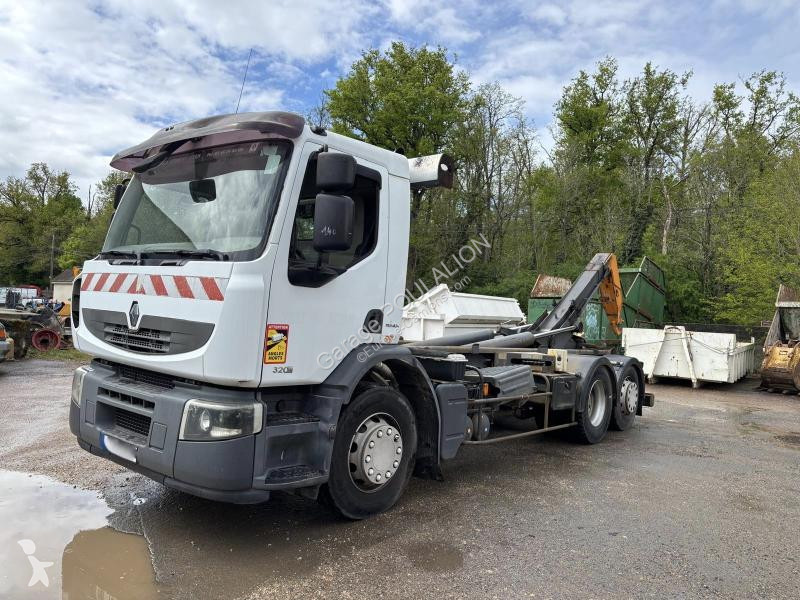 Kamion Renault 6x2 essieu relevable 320 benne...