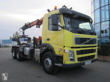شاحنة ناقلة حاويات متعددة الأغراض Volvo