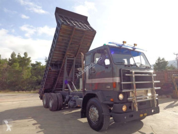 Camion benne Volvo