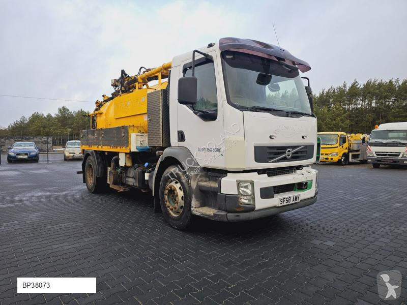 شاحنة Volvo FULLER TANKERS 2008 WUKO for...