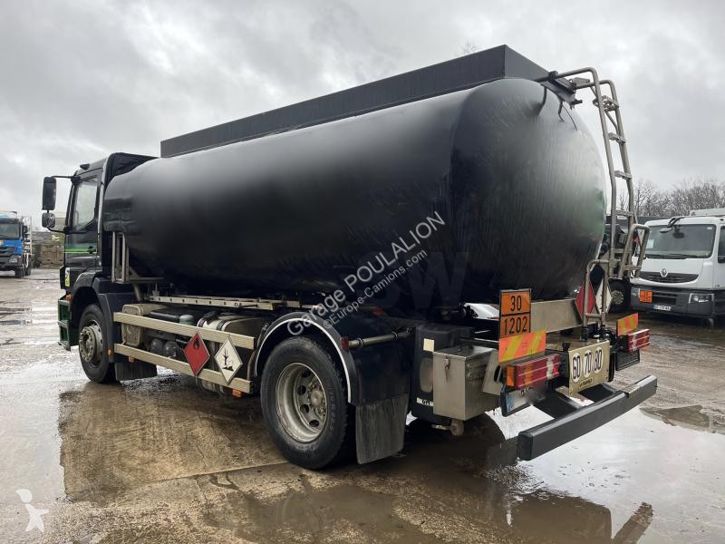 Camion Mercedes 4x2 citerne 13000L 5 cpt