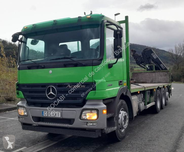 Camion Mercedes Con pluma