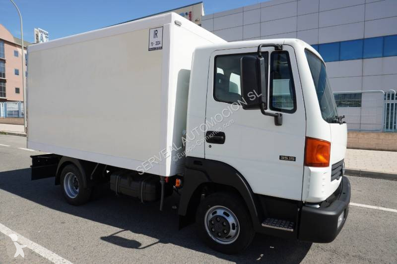 Camião Nissan