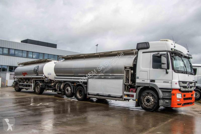 Camion cu remorca Mercedes...