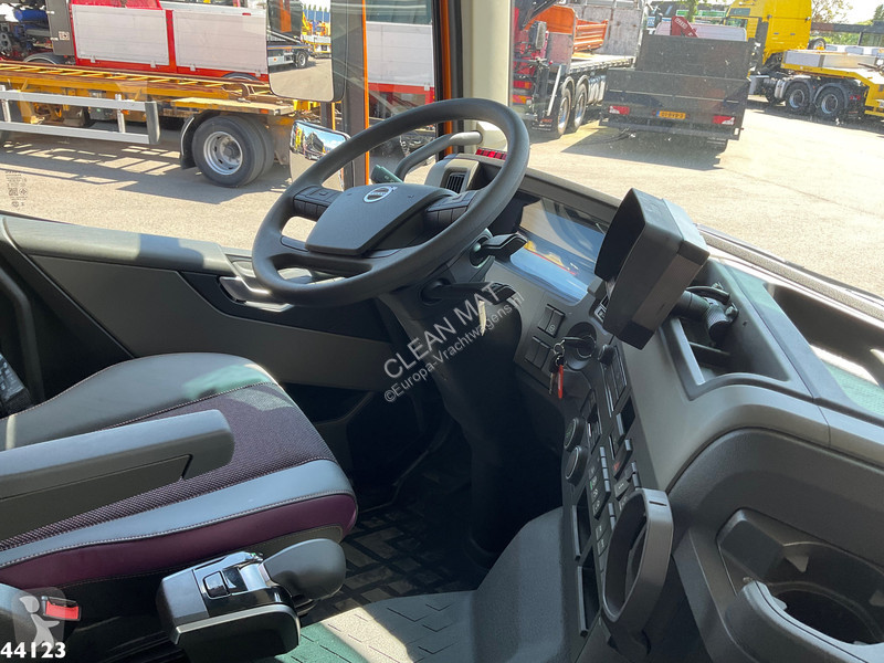 Camion Volvo 420 8x2 Hiab 25 Tonmeter laadkraan...