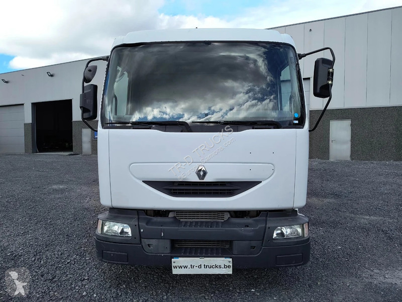 Camion Renault 220 8000L FUEL / CARBURANT TANK...
