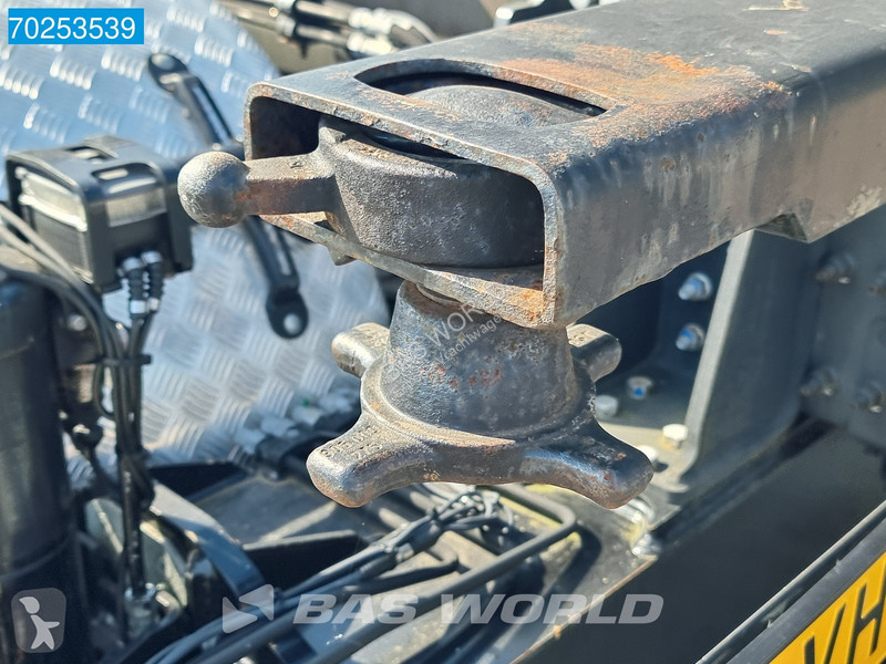 Camion Volvo 420 8X2 Repaired Damage Hiab...