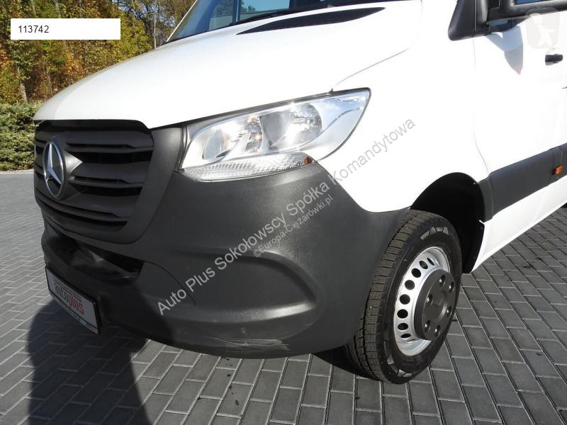 Véhicule utilitaire Mercedes SPRINTER 516...