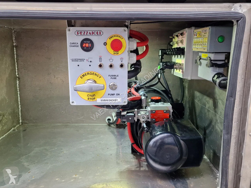 Camion Renault D210 4x2 - NEW - Pezzaioli 1...