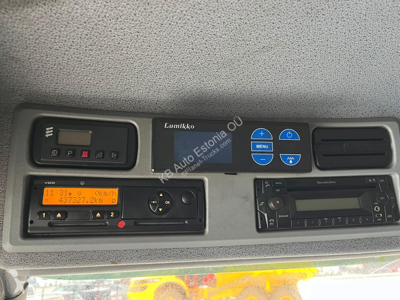 Kamion Mercedes 1527 4x2 LUMIKKO / BOX L=7471 mm