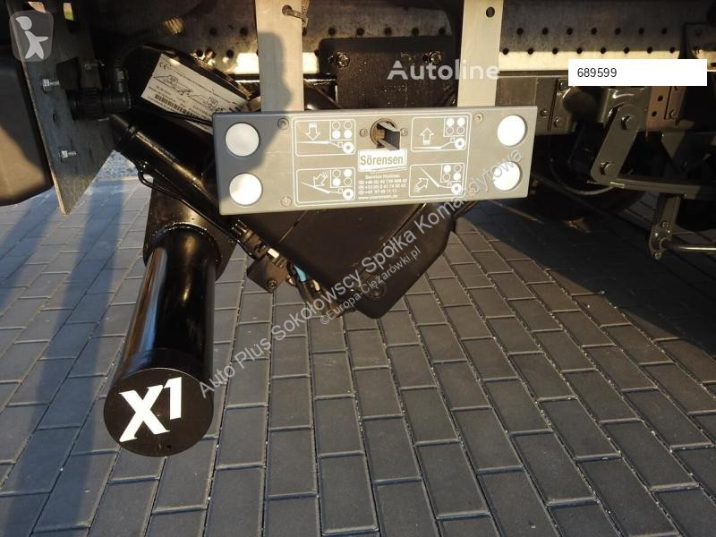 Kamion Iveco DAILY 35S16 KONTENER WINDA 8 PALET...
