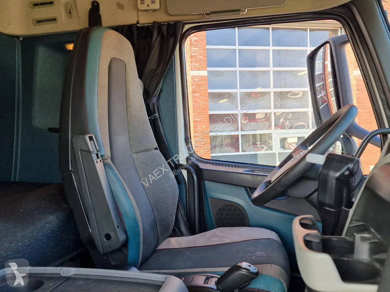 Kamion Volvo 330 4x2 - Carrier MT 18 Frigo -...