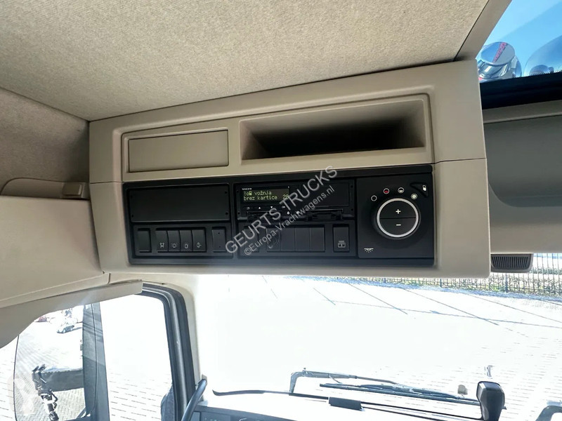 Lastbil Volvo 500 8X4 RF-RT40G FASSI F1450R.2.8...