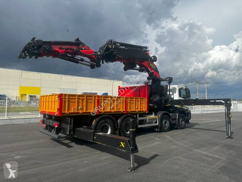 Camion Iveco Grúa