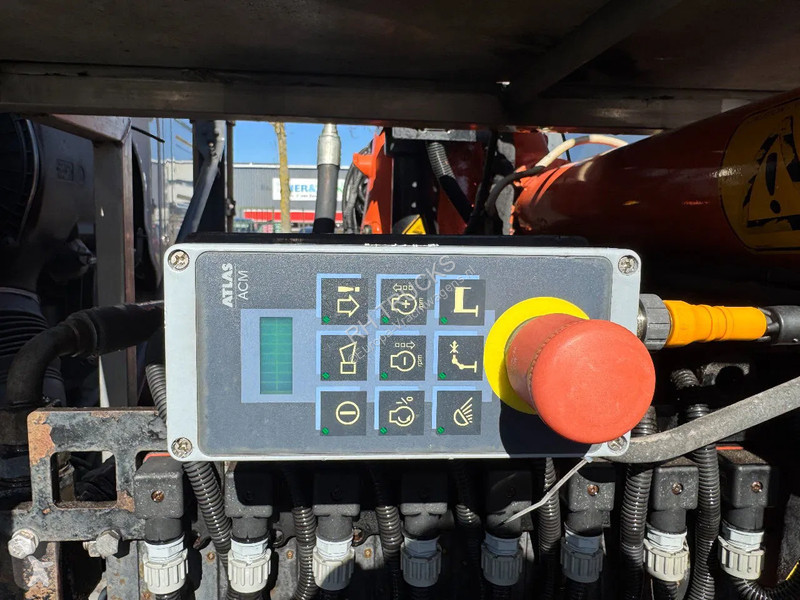 Kamion Volvo 330 6X2 - EURO 5 + ATLAS 126.3E A2...