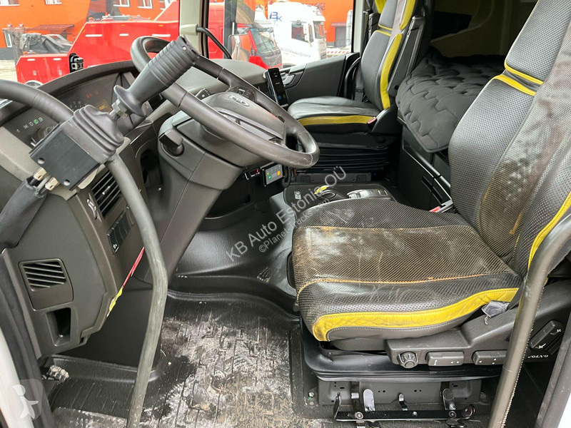 Kamion Volvo FH 750 10x4 ADR / RETARDER / FULL...