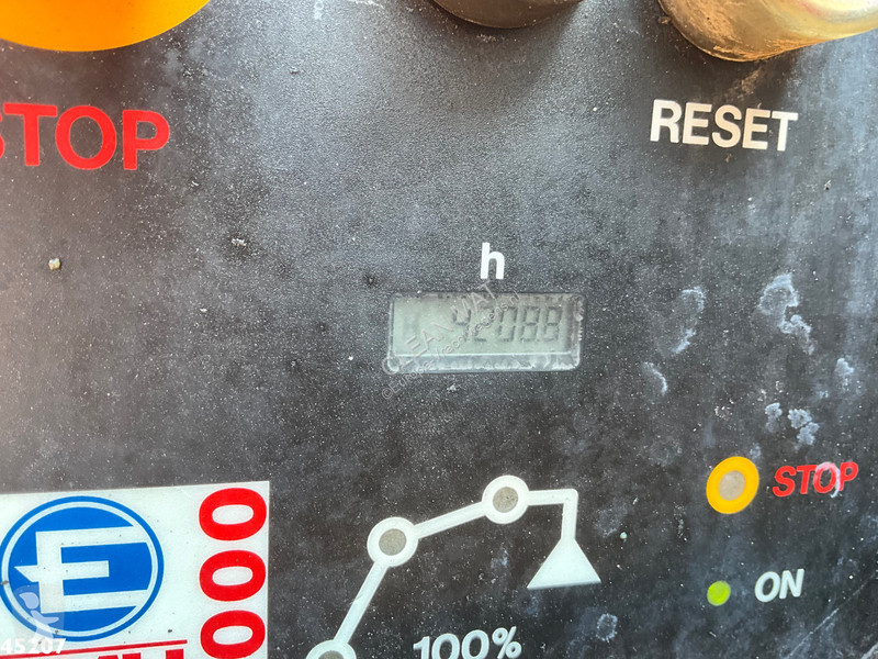 Kamion Volvo 500 8x4 Effer 65 Tonmeter...