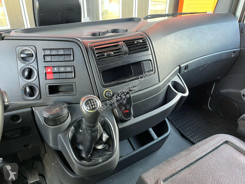 Camion Mercedes 1018 4x2 THERMOKING / BOX...