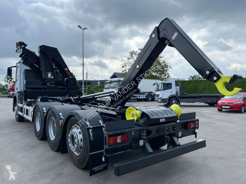 Vrachtwagen Mercedes 3240