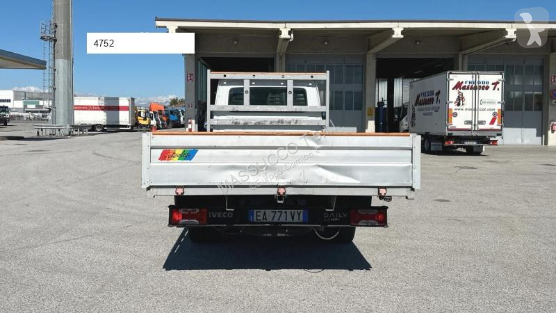 Kamion Iveco DAILY 35C13