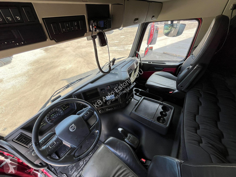 Kamion Volvo 540 8x4 RETARDER / TANDEM AXLE...