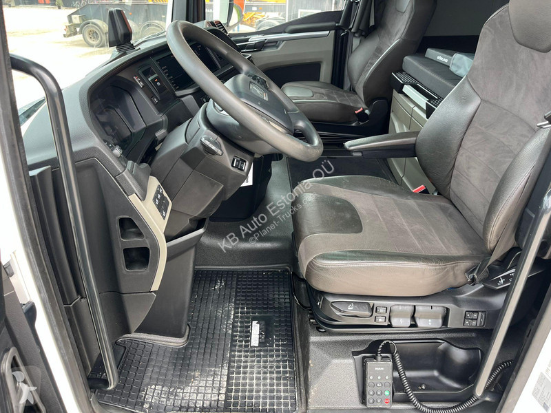 Kamion MAN 35.510 8x4*4 BOX L=6127 mm