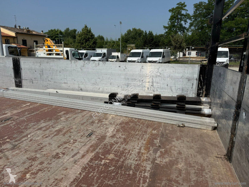 Camion Iveco EUROCARGO ML75 E16 CABINA CORTA...
