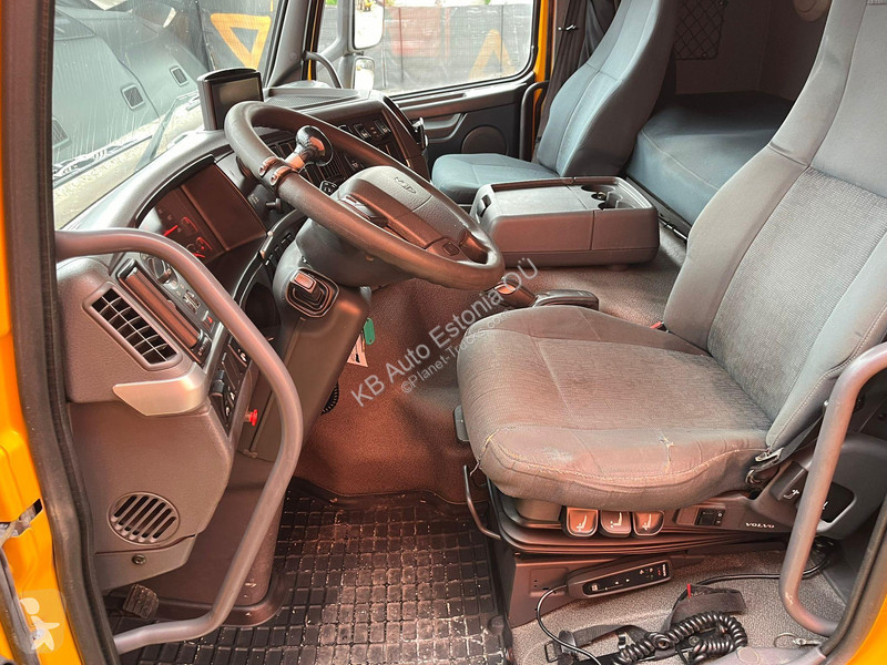Kamion Volvo FM 370 6x2 BOX L=5128 mm