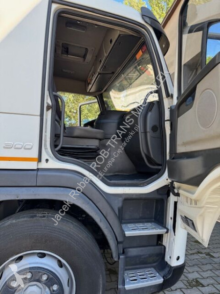 Camion Volvo FM9 300
