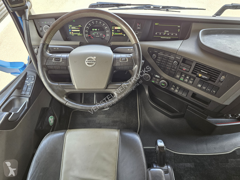 Vrachtwagen Volvo 10x4 / ERKIN 245.000 L 7+5 /...