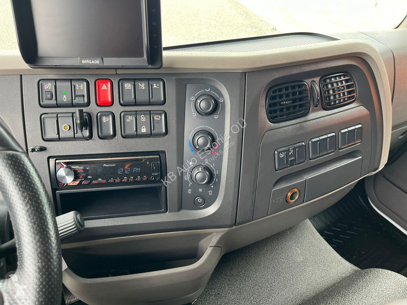 Kamion DAF 290 4x2 BOX L=7412 mm