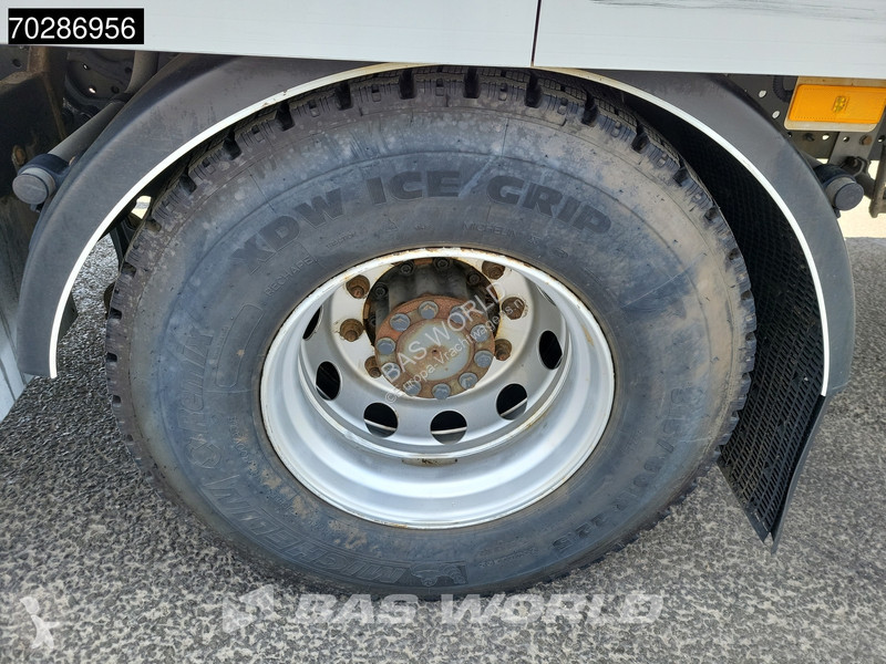 Vrachtwagen Mercedes 1827 4X2 2000kg...