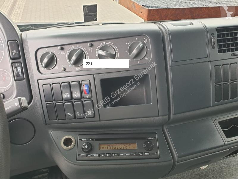 Kamion MAN TGL 8.220 EURO 5 CONTAINER+LIFT
